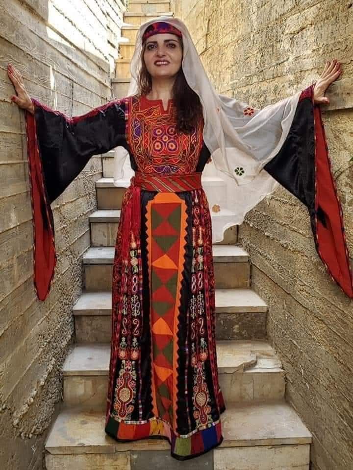 ثوب سيدة الأرض