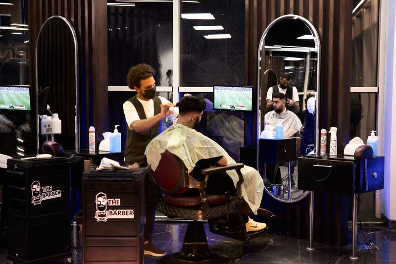 قصّة شعر مثالية بضغطة واحدة.. إطلاق أول ماكينة حلاقة ذكية في العالم