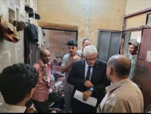 النيابة العامة تنفذ نزولًا ميدانيًا لتفتيش أماكن الاحتجاز في المعلا بعدن