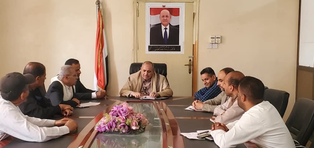 تعز: المخلافي يشدد على تحصيل الموارد الزكوية وضبط المخالفين