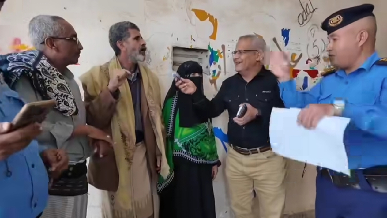 الإفراج عن سائق باص معسر في تعز بعد تسديد التزامات حادث مروري بمبادرة إنسانية