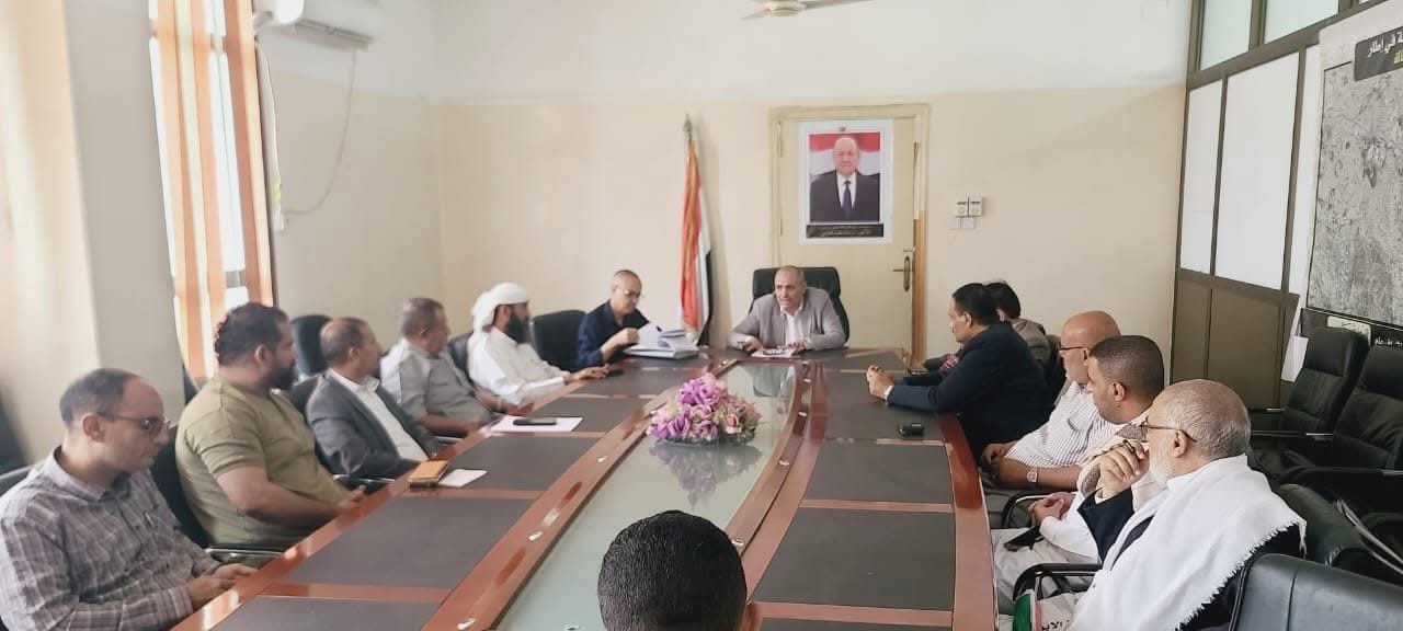 المخلافي يشدد على دعم نزلاء السجن المركزي وتعزيز التكافل الاجتماعي في تعز