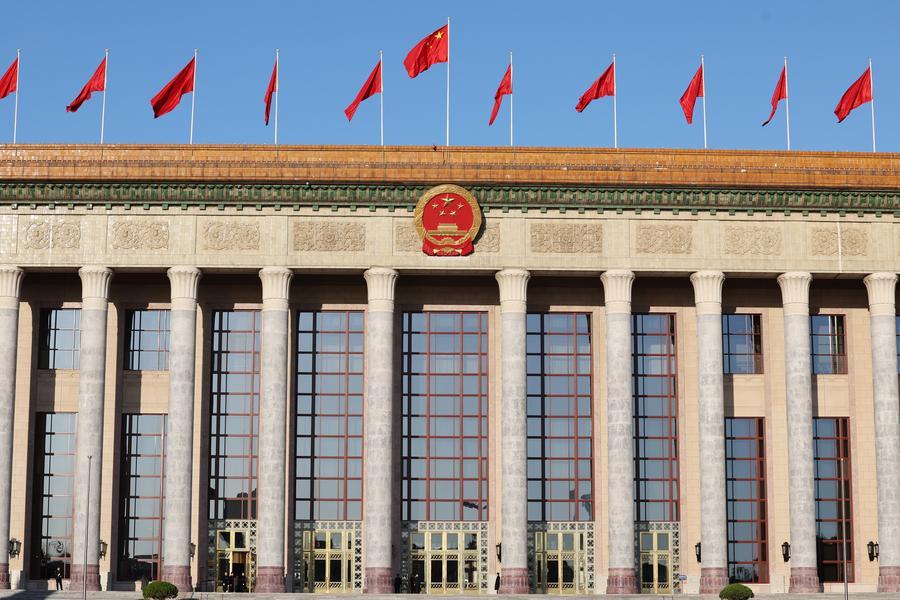 نواب عسكريون يناقشون خطاب شي في الدورة التشريعية السنوية