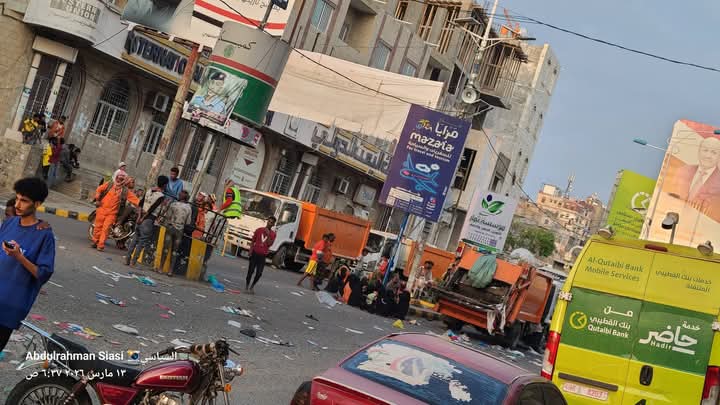 إضراب عمال النظافة في تعز يتسبب بتفاقم أزمة النفايات