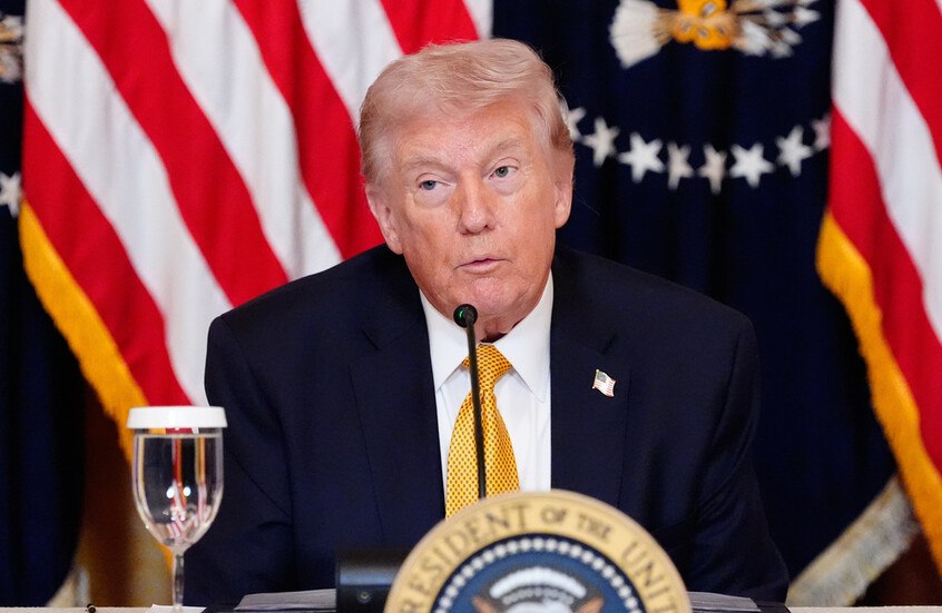 ترامب يستبعد استخدام إسرائيل للسلاح النووي ضد إيران ويهاجم حلفاءه في أزمة مضيق هرمز