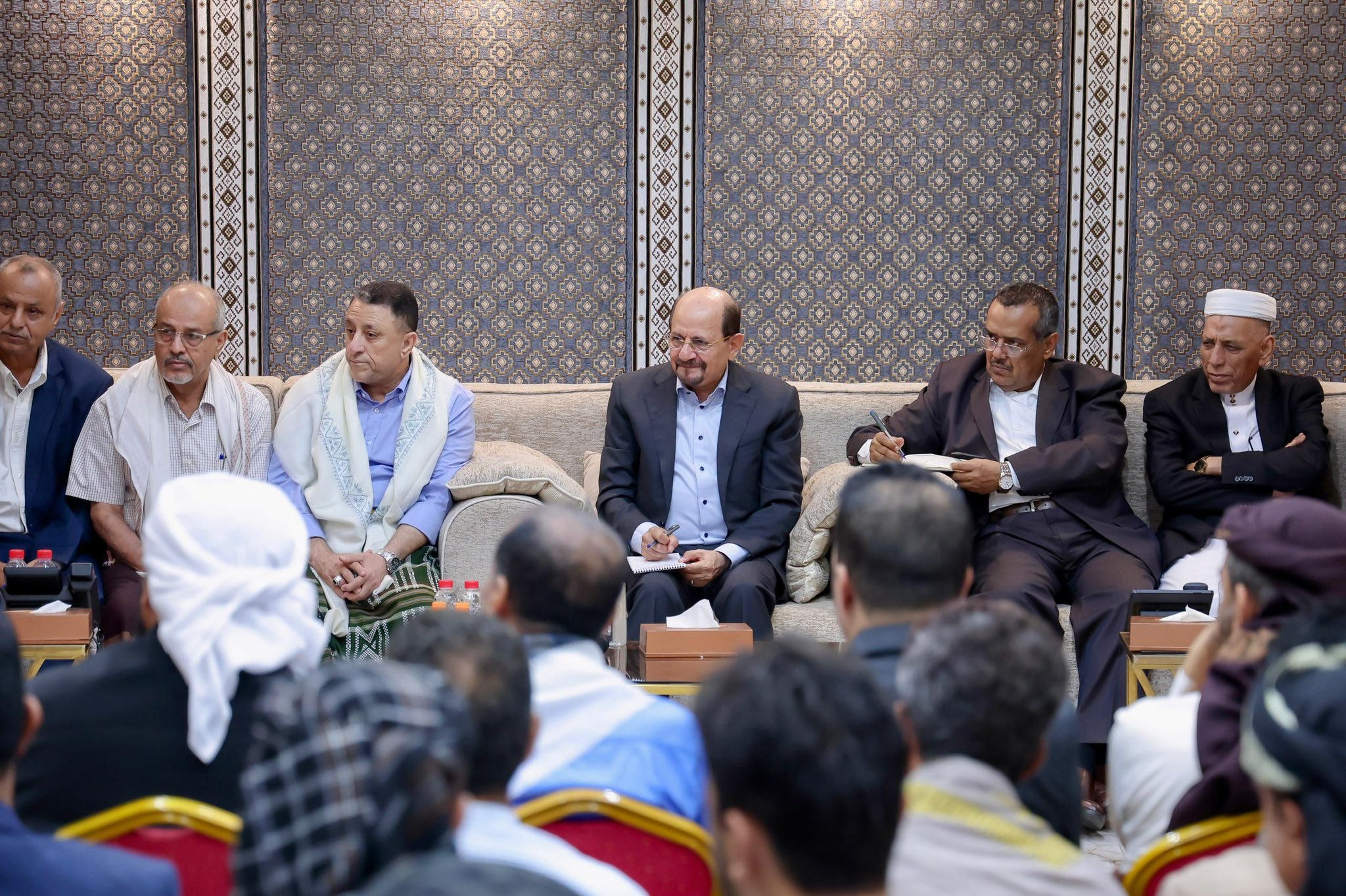 الزنداني يؤكد أهمية محافظة أبين ويكشف عن أولويات التنمية في الأمسية الرمضانية