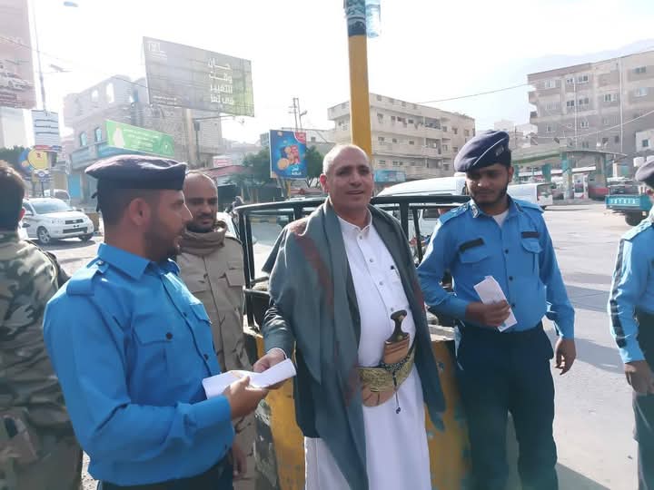 وكيل أول تعز ينقل تهاني السلطة المحلية لشرطة السير ويؤكد: حقوقكم الوظيفية أولوية