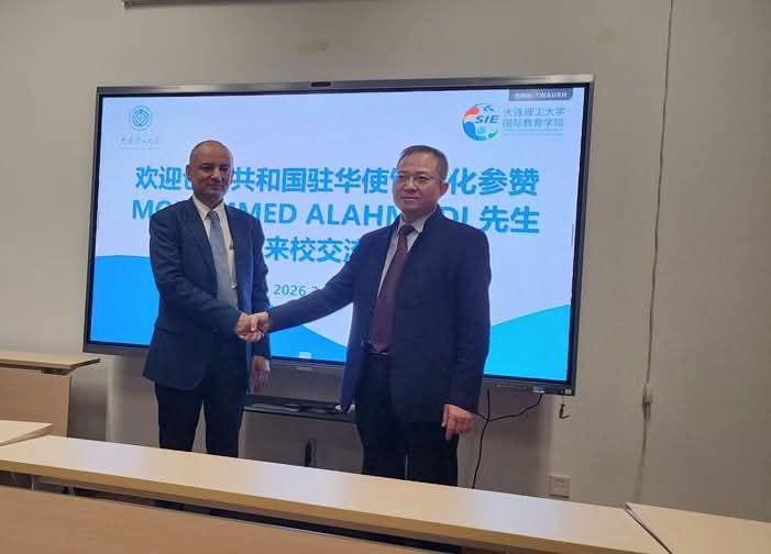 المستشار الأحمدي يبحث تعزيز التعاون الأكاديمي والبحثي مع جامعتي "داليان" للتكنولوجيا والاتصالات