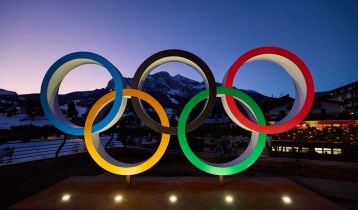 اللجنة الأولمبية الدولية تقر حظراً كاملاً للمتحولين جنسياً في رياضة السيدات