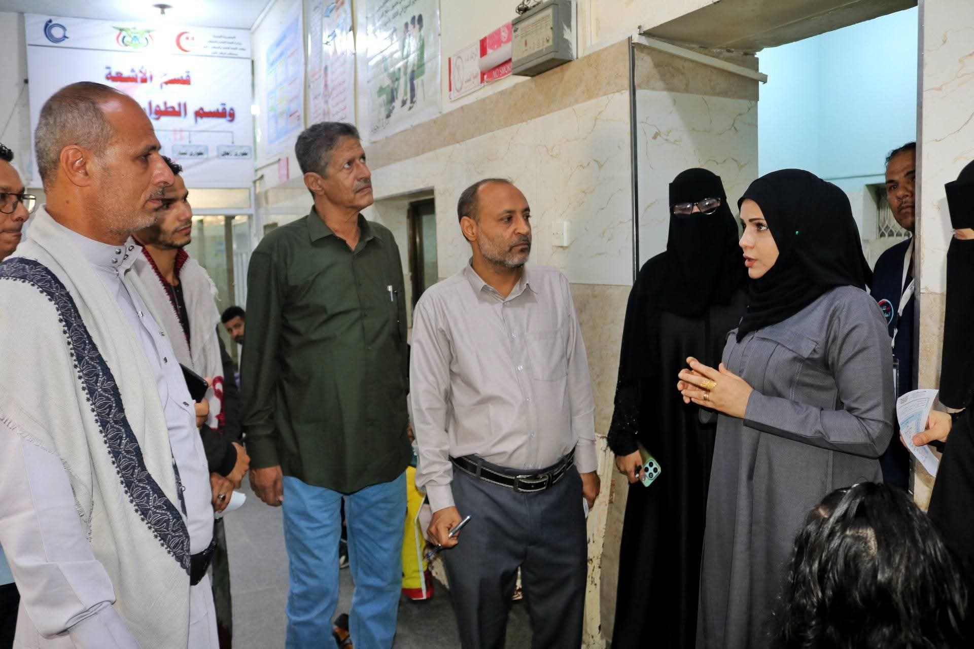 وكيل محافظة تعز تشيد بتطوير وتوسعة مستشفى المظفر