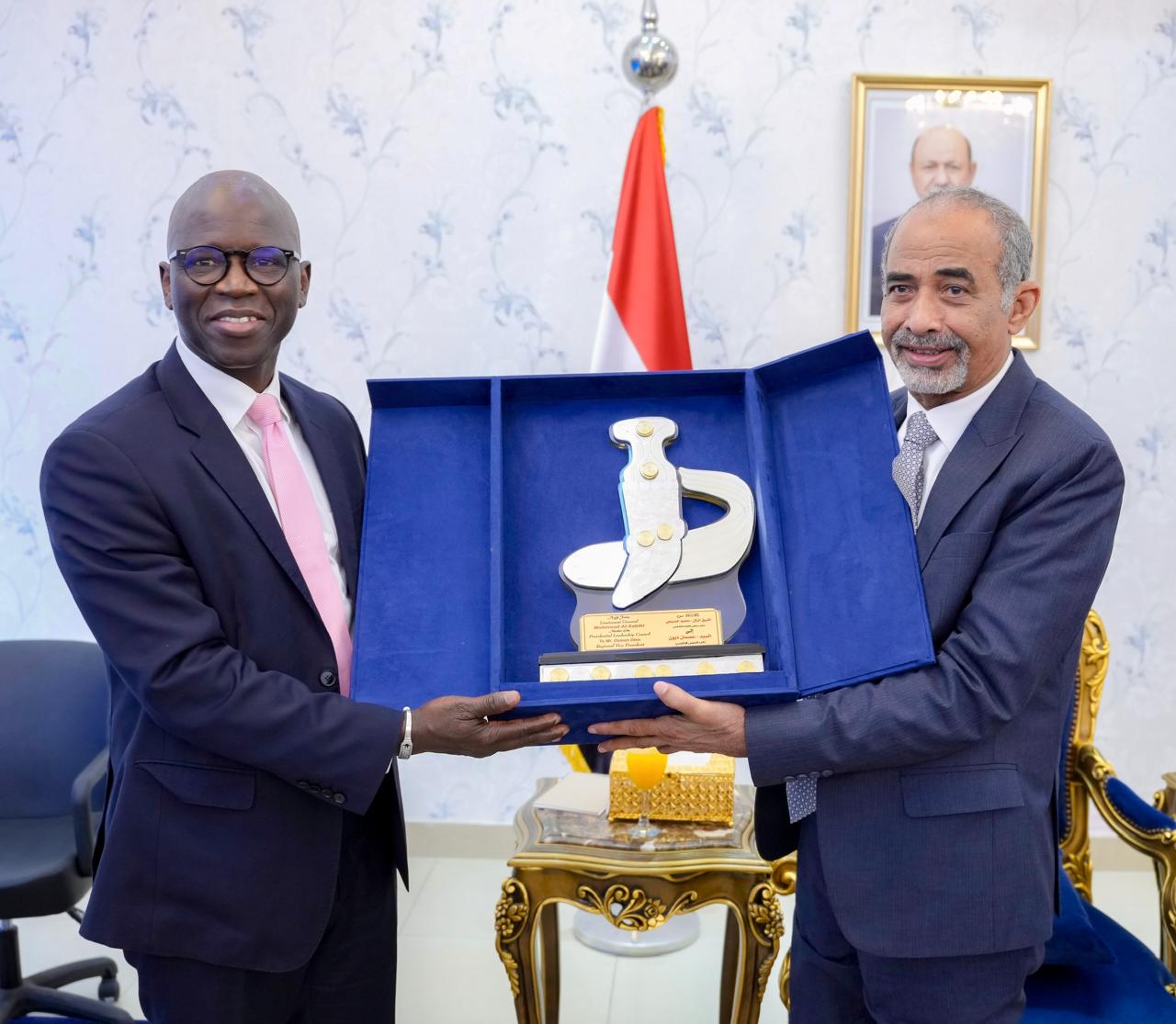 ‏عضو مجلس القيادة الرئاسي الصبيحي يستقبل في عدن نائب رئيس البنك الدولي