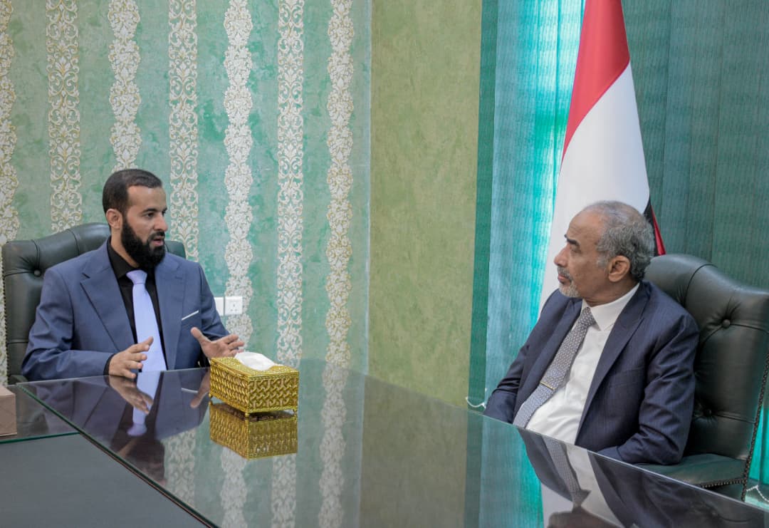 الفريق الصبيحي يلتقي محافظ أبين لمناقشة الأمن والخدمات