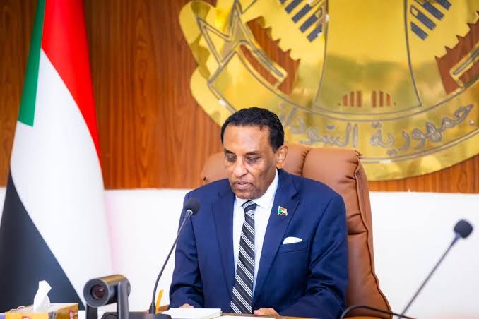 رئيس الوزراء السوداني يصدر حزمة إجراءات لتنظيم الاستيراد ودعم الإنتاج المحلي