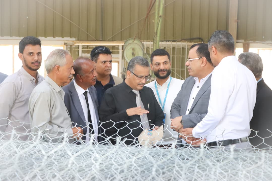 الوزير السقطري يتفقد سير العمل بمشاريع تأهيل المرافق الزراعية والمختبر المركزي البيطري وسلامة الغذاء