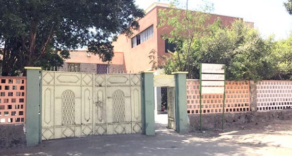 الخدمة المدنية تقود جهود إعادة تأهيل المعهد الوطني للعلوم الإدارية في عدن