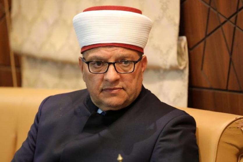 الاحتلال يعتقل وزير الأوقاف الأسبق الشيخ حاتم البكري في الخليل