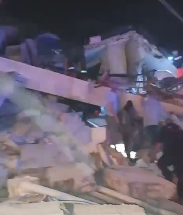 مجزرة في صور قبل دقائق من سريان الهدنة.. طيران الاحتلال يقصف 5 مبانٍ مأهولة