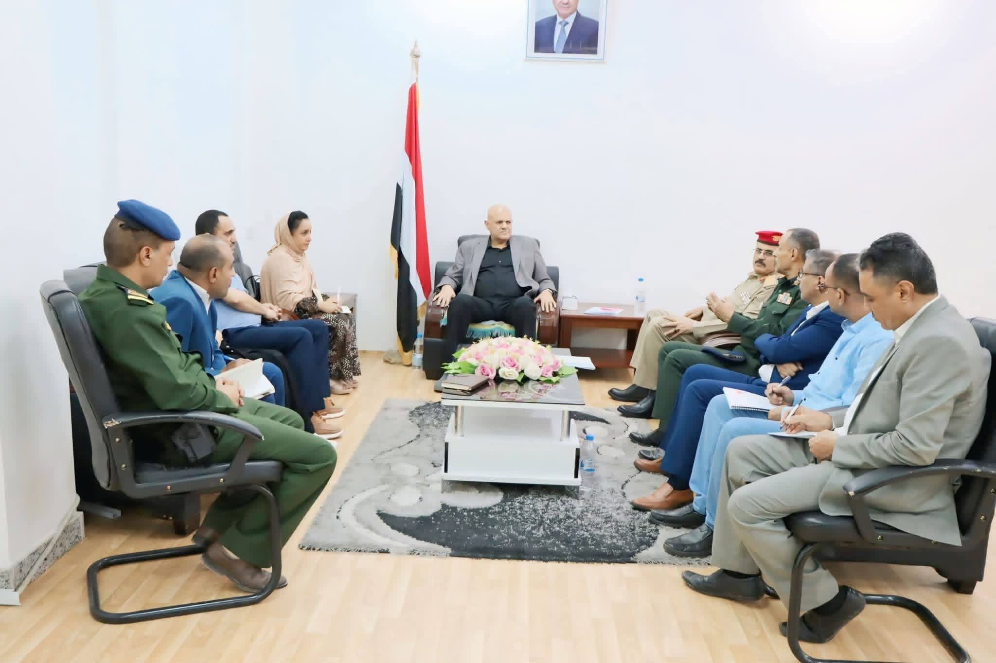 محافظ تعز يبحث مع مركز "سيفيك" تعزيز الشراكة لحماية المدنيين