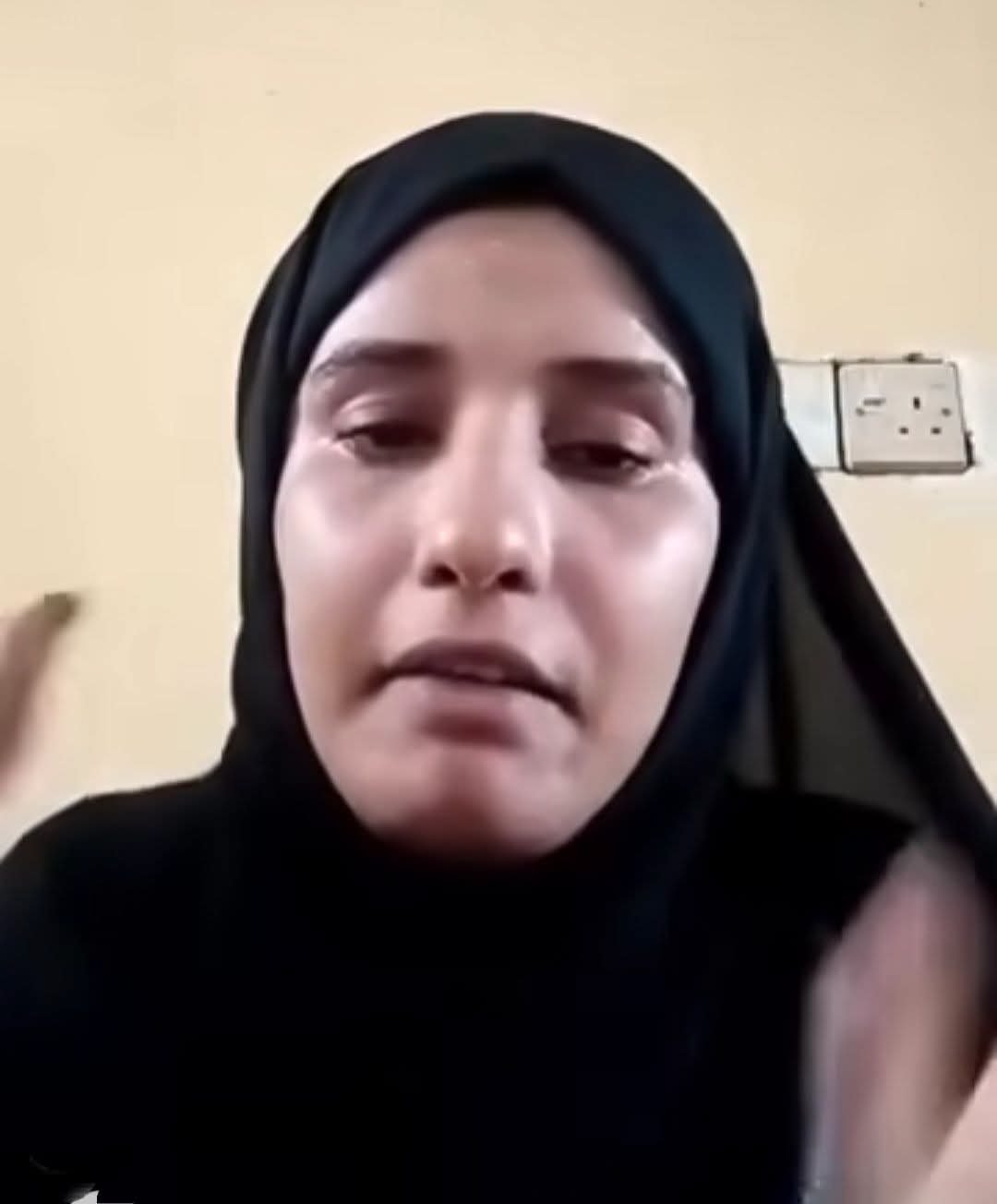 الناشطة ليلى المقطري تتهم عناصر حوثية بالتحرش بها داخل قسم شرطة في الحديدة