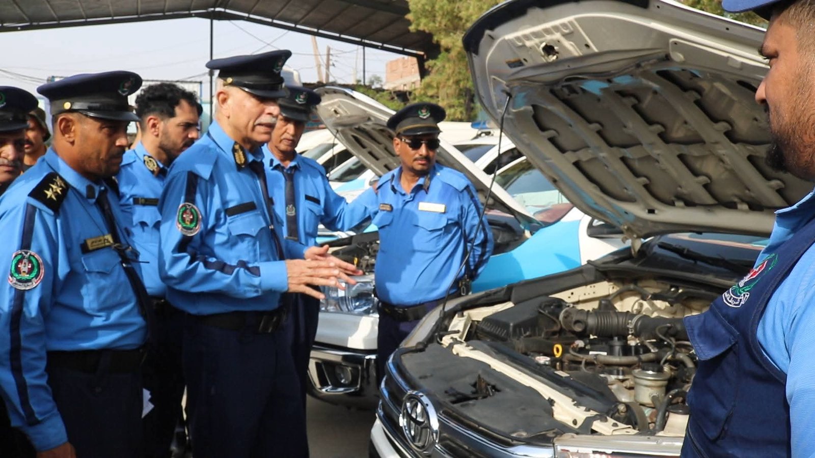 مدير عام شرطة السير  بعدن يؤكد الأولوية في تفعيل الانضباط وتطوير الأداء المروري وتفعيل «فرزات الأجرة»