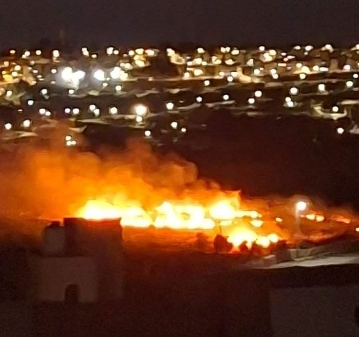 مستوطنون يشعلون النيران قرب منازل الفلسطينيين في سعير شمال الخليل