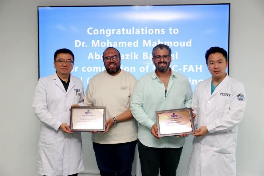طبيبان مصريان يشيدان بالتقدم الجراحي الصيني بعد تدريب متخصص في جراحات الكبد
