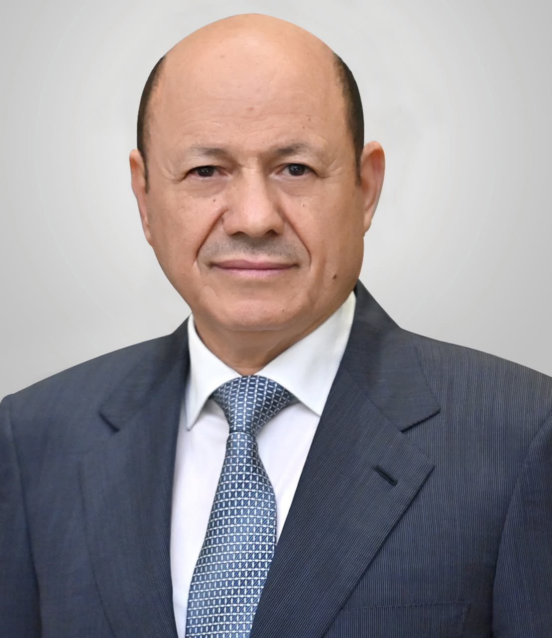 فخامة الرئيس العليمي قائد معركة استعادة الدولة ورمز الوطن.. وشمسان "رجل المرحلة" يقود تعز نحو التحرير والإصلاح والبناء
