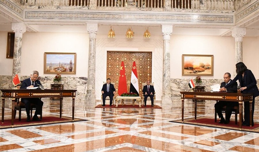 مصر والصين توقّعان 5 اتفاقيات وأكثر من 20 وثيقة لتعزيز التعاون في الاقتصاد والذكاء الاصطناعي والنقل