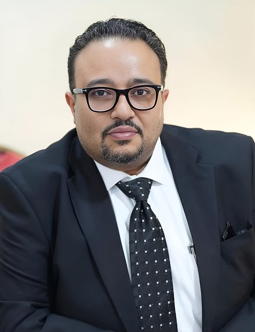 طالب بموقف دولي حازم.. باشراحيل يدين استهداف قصر معاشيق بالصواريخ البالستية